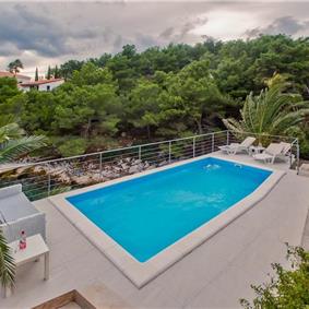 Luxury 6 Bedroom Seafront Villa with pool and Separate Apartment along Secluded Beach near Hvar Town, Sleeps 10-12